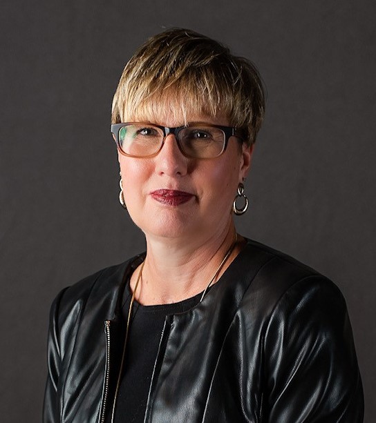 Barbara Mackenzie Headshot